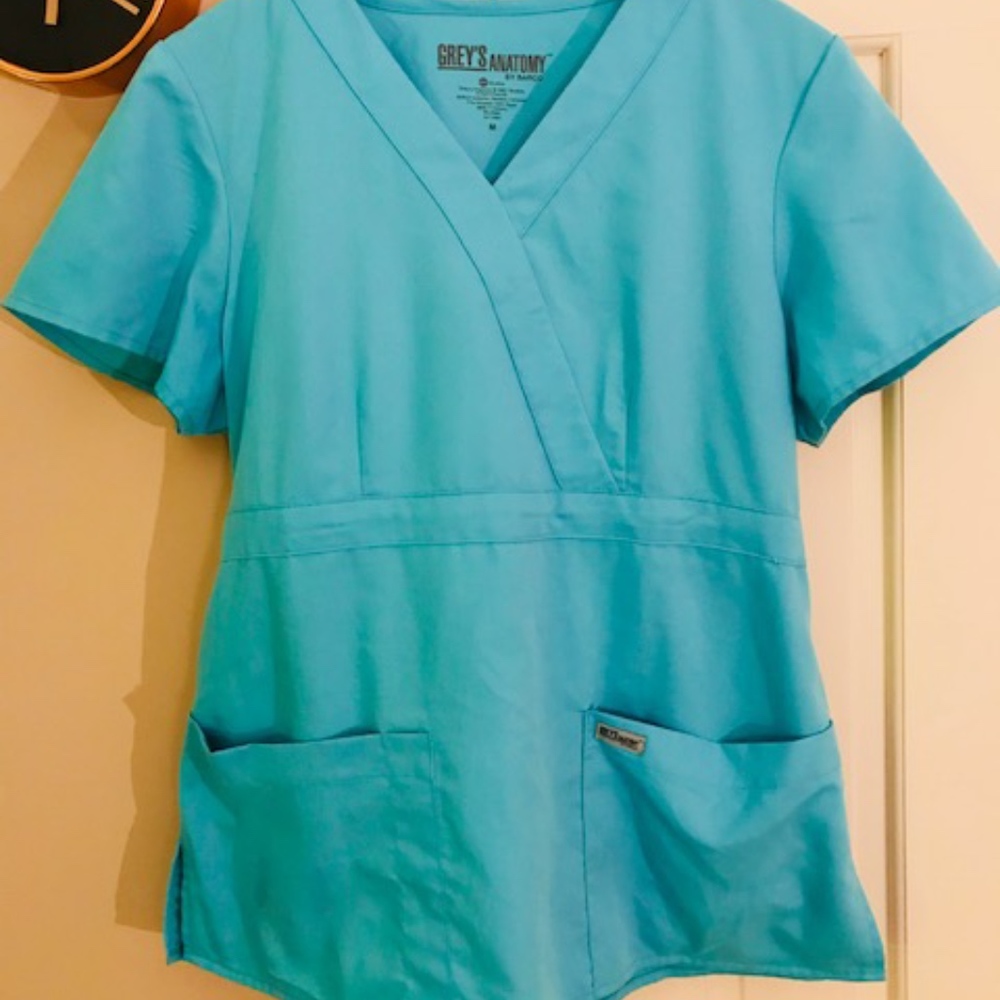 Gently Loved Scrub Top